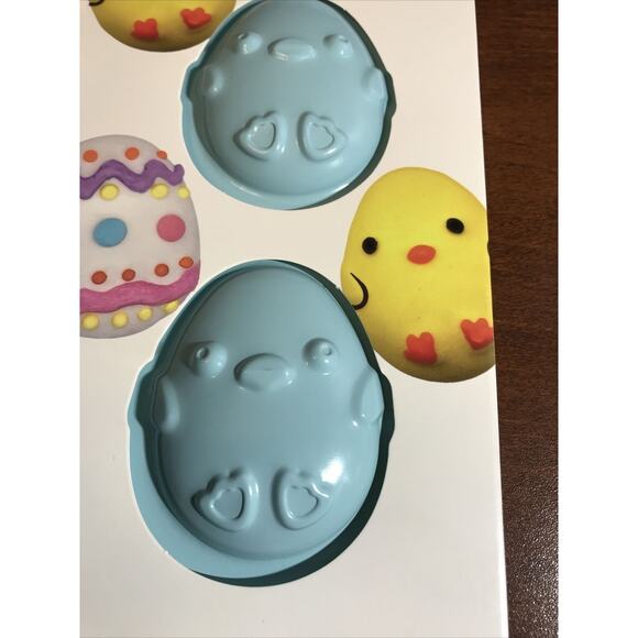 NEW! Celebrate It Easter Spring Non-Stick Cookie Baking Pan Sheet Mold Soap Cake - Picture 8 of 9